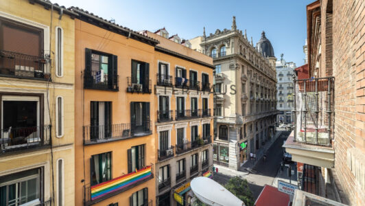 52A0776377-2.jpg