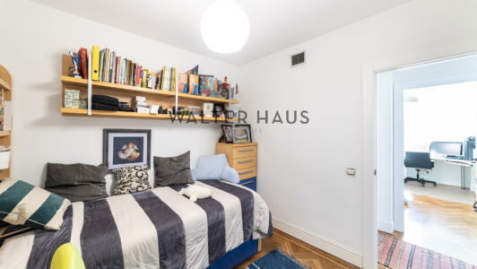 52A01061118-1.jpg