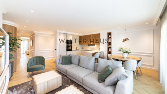 52A10184483-3.jpg