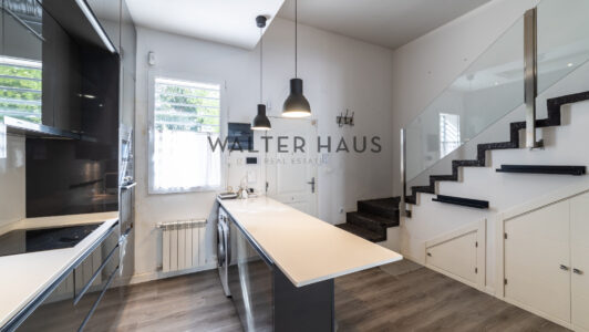 52A11008554-4.jpg