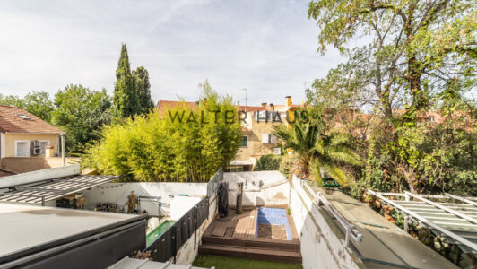 52A11407718-4.jpg