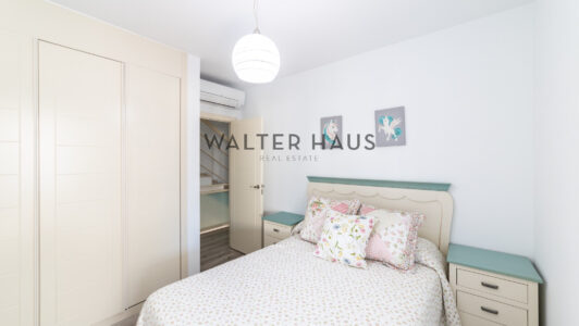 52A12233991-2.jpg