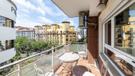 52A13423182-3.jpg
