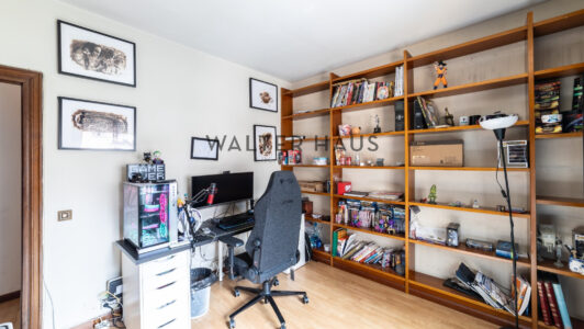 52A14081595.jpg