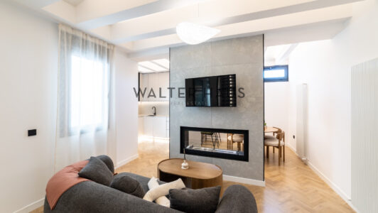 52A14735141-2.jpg