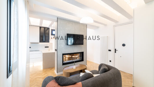 52A14753007-2.jpg