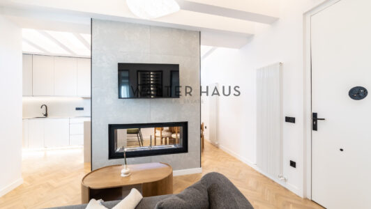 52A14788448-2.jpg