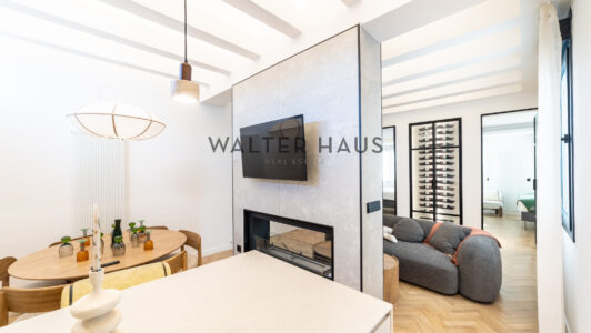 52A14884070-2.jpg