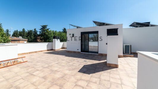 52A16158072-1.jpg