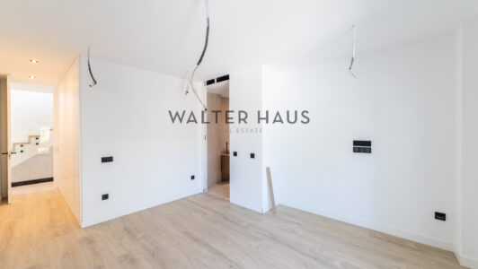 52A16254152-1.jpg