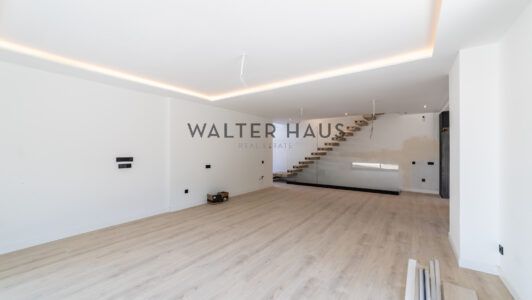 52A16551242-1.jpg