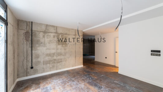 52A16742410-1.jpg