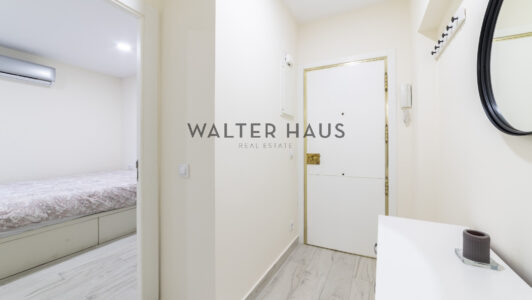52A30976652-1.jpg