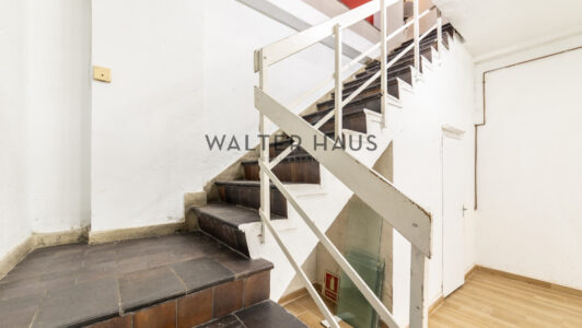 52A92388456-1.jpg