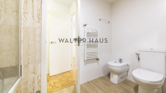 52A97191067-2.jpg