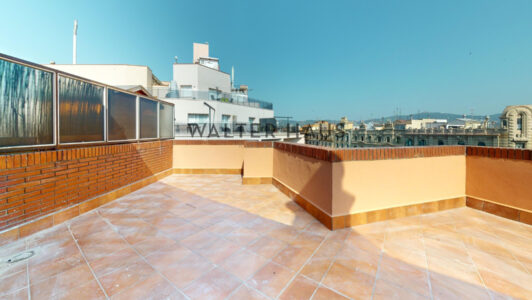 Piso-en-Av-del-Paralelo-139-Balcony2017485.jpg