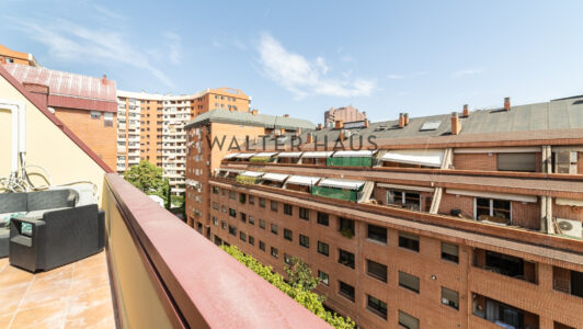52A30028513-1.jpg