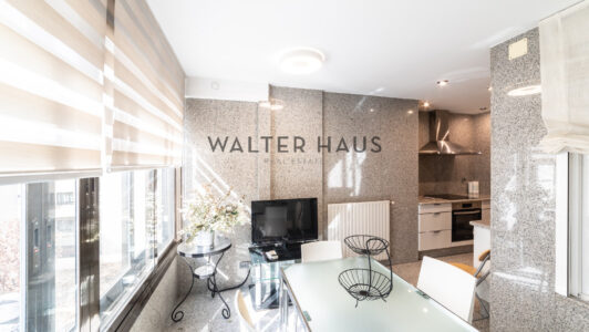 52A36458607-5.jpg