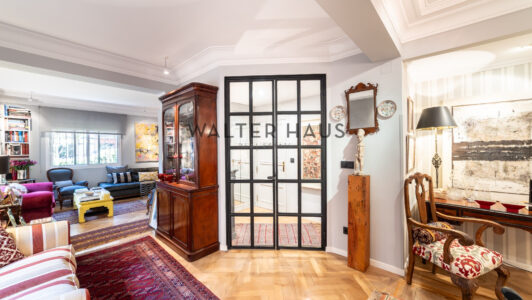 52A38778375-3.jpg
