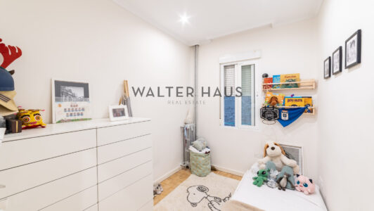 52A40143772-1.jpg