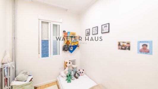 52A40159552-1.jpg