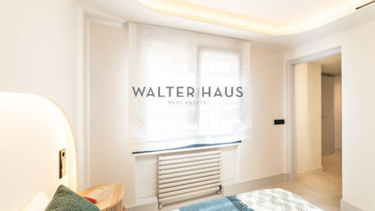 52A40833558-2.jpg