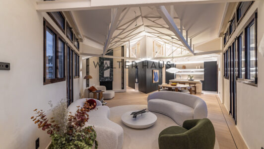 52A44598804-3.jpg