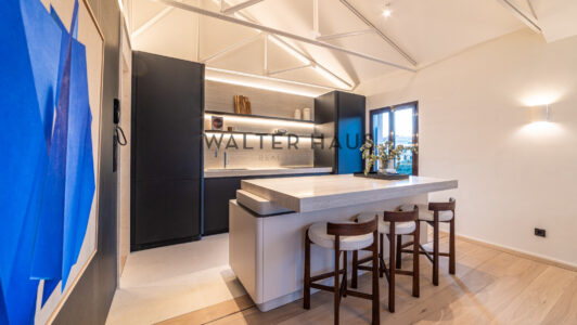 52A44968615-4.jpg