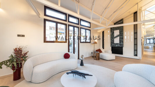 52A44993705-3.jpg
