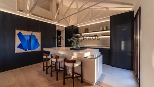 52A45478308-4.jpg