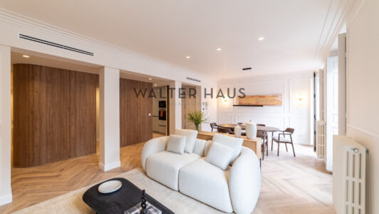 52A50933844-1.jpg