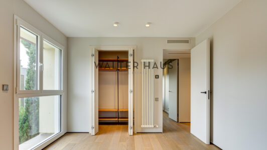 MCB_067871-1.jpg