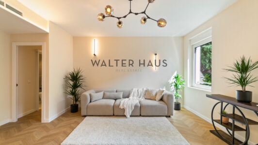 WalterHaus_Manresa208_074957-4.jpg