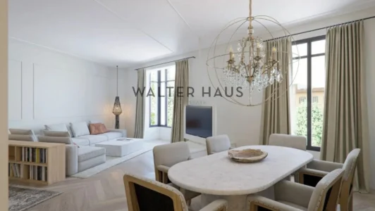 Appartement récemment rénové à vendre à proximité des Ramblas Catalunya, Barcelone