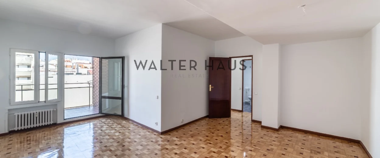 Apartment for sale to be renovated in Lista, Madrid.