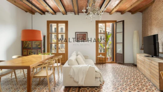 Piso reformado en finca modernista en venta en L’Antiga Esquerra de l’Eixample, Barcelona