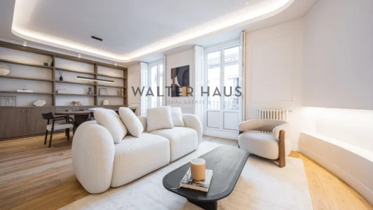 Piso a estrenar en venta, en Universidad, Madrid