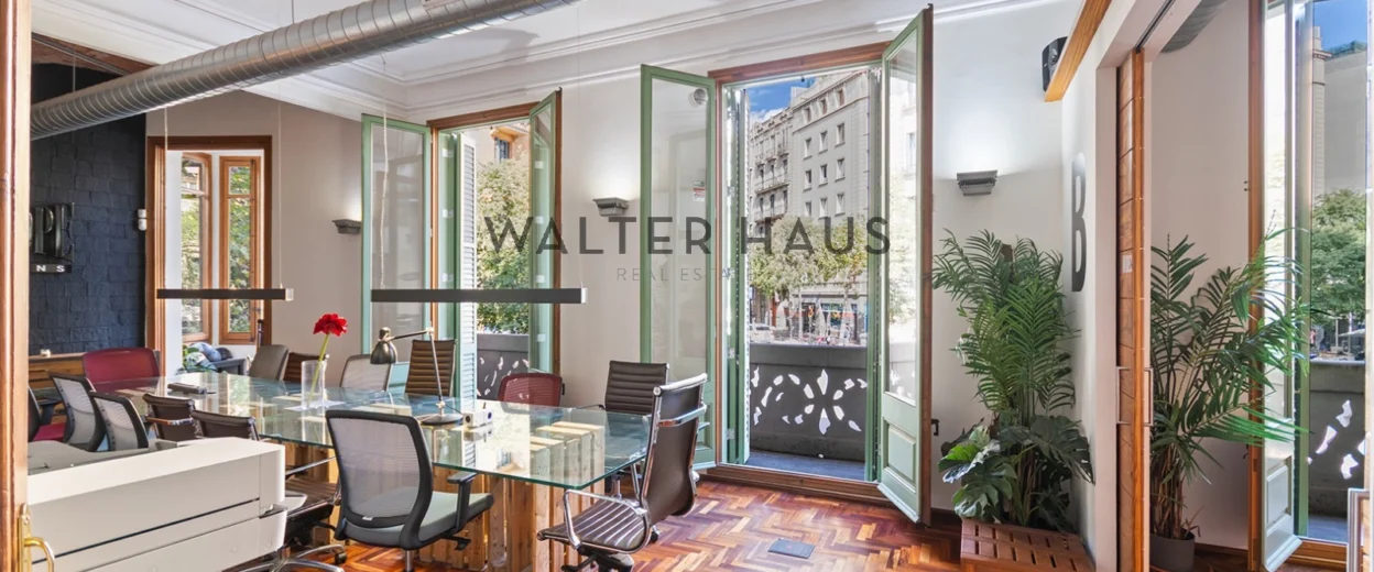 Pis cantoner a finca règia en venda a Eixample Esquerra, Barcelona