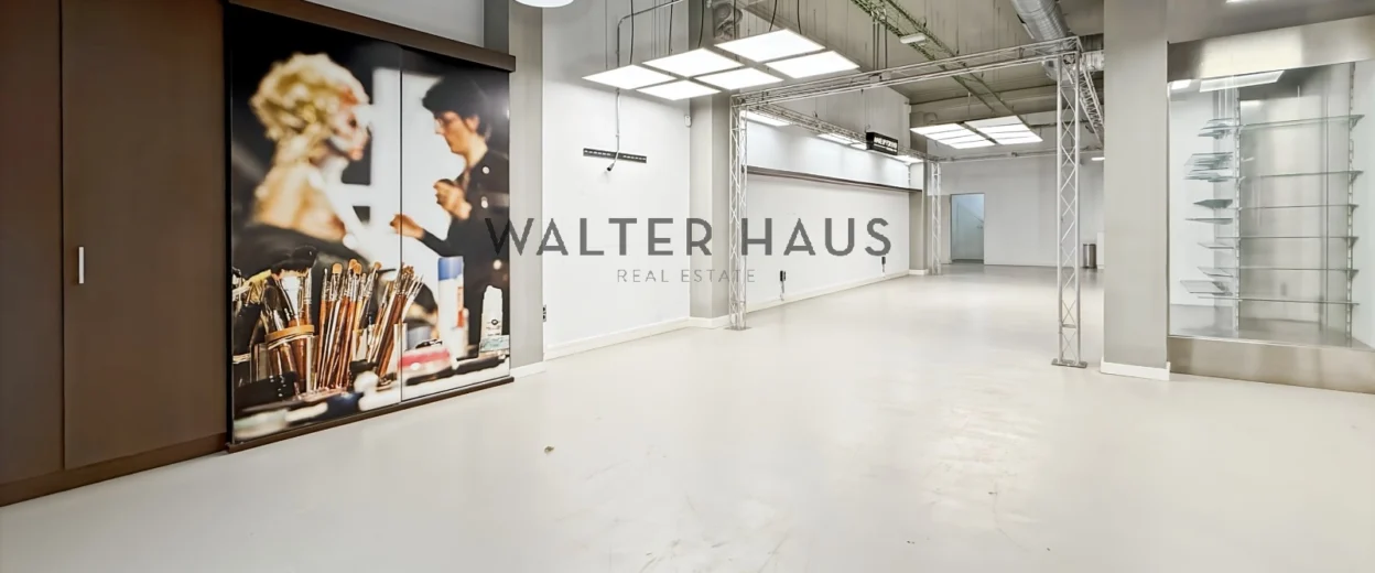 Commercial premises at street level for rent in Eixample Dreta, Barcelona