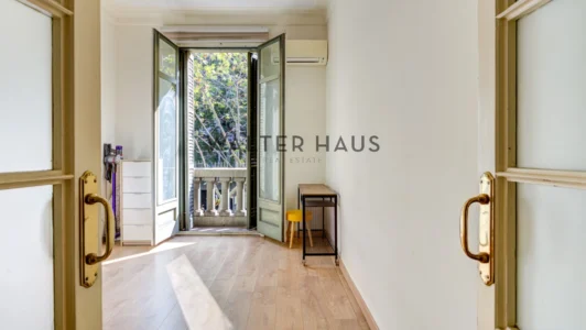 Piso en finca regia a pocos pasos de Paseo de Gracia, Barcelona