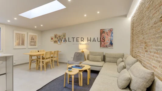 Àtic reformat en venda al Barri Gòtic, Barcelona