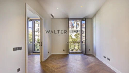 Piso reformado en finca modernista en Eixample, Barcelona