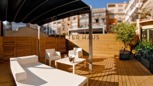 Appartement avec terrasse à louer dans le quartier Eixample, à Barcelone.