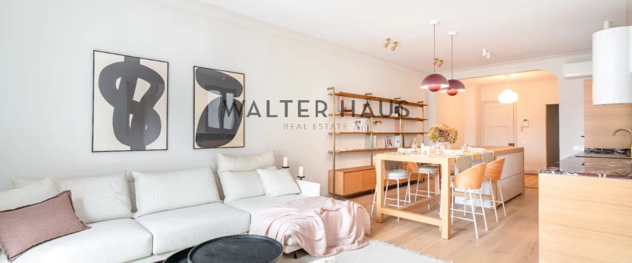 Renovated apartment for sale in Eixample Esquerra, Barcelona