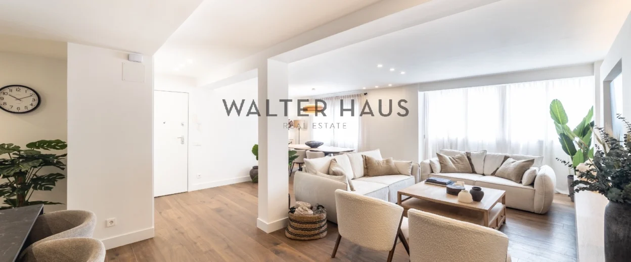 Appartement rénové avec façade à louer dans le quartier de Cuzco, à Madrid.