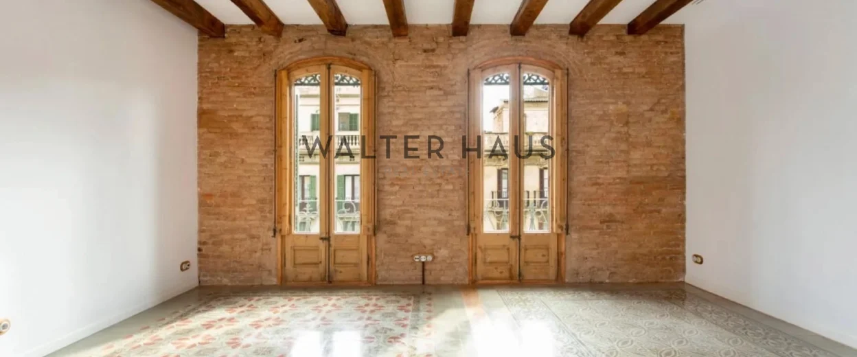 Appartement rénové dans un immeuble de prestige du Quadrat d’Or, à Barcelone