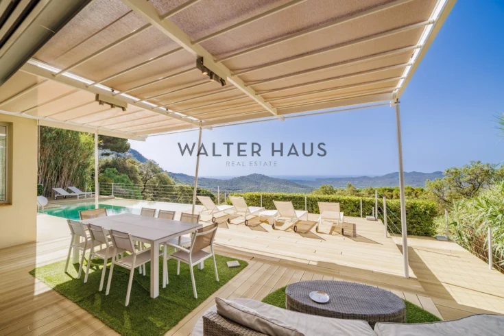 Casa moderna amb vistes panoràmiques al club de golf de Platja d’Aro, Girona