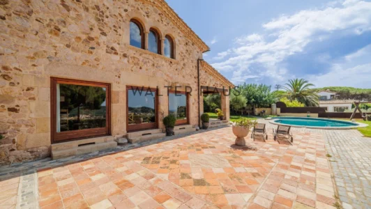 Rustic and modern house in a unique environment, Sant Feliu de Guixols