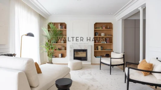 Renovated apartment for sale in Goya, Madrid.