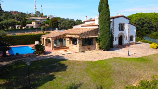 Casa rústica con vistas espectaculares en Mas Nou, Playa de Aro